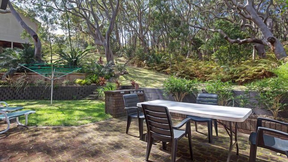 Shoal Bay Apartment | Adriana Apt -Private back yard with direct access to the National Park