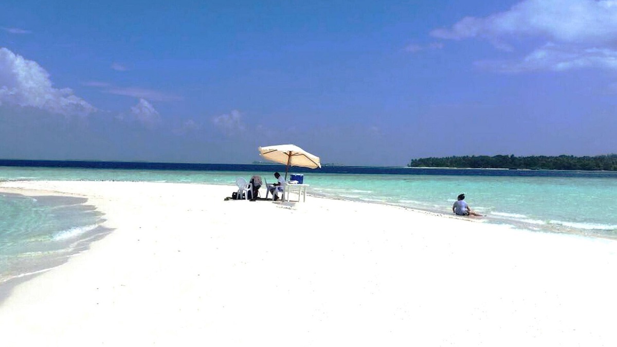 Guraidhoo House | Adroit Beach Inn