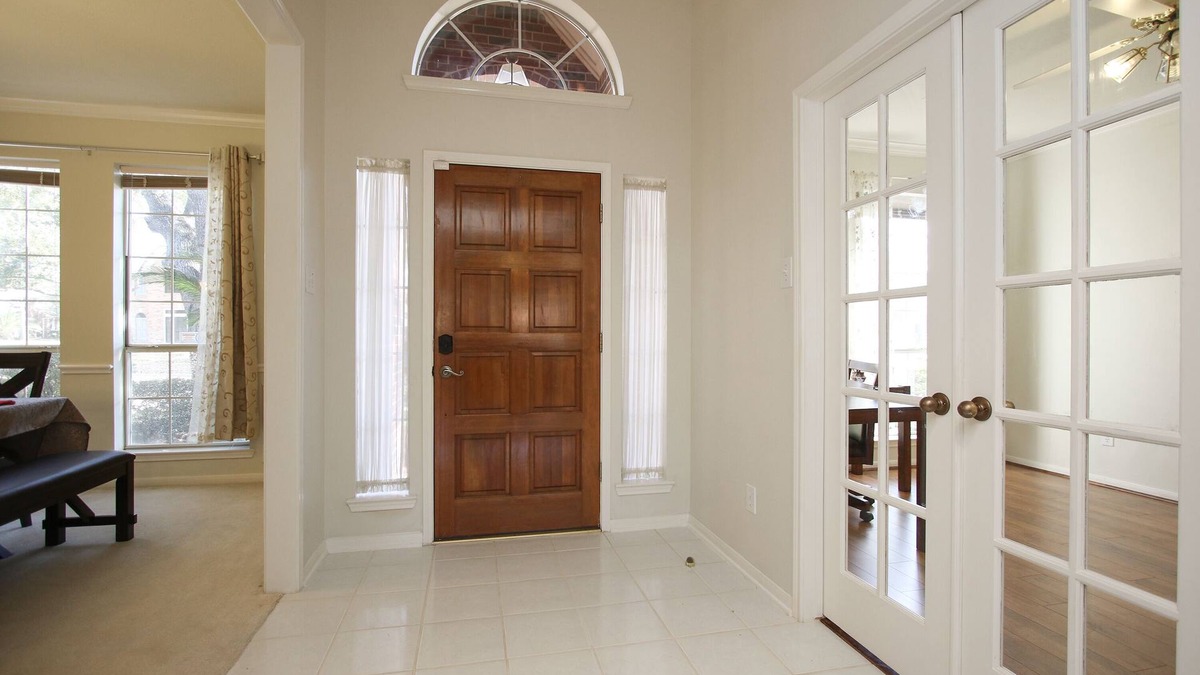 FM 1960 House | Aduke Villa: Big and Beautiful Inside Out. 3.13k sq ft 4/3.5/3 keyed garage