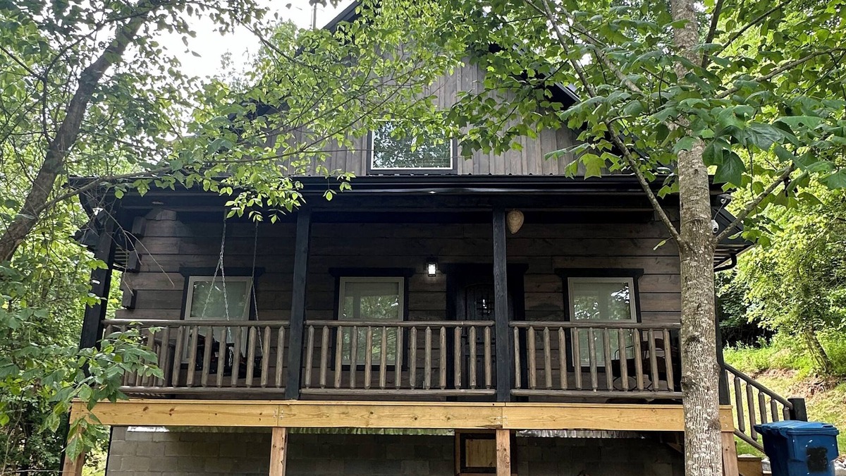 Spring Hill Cabin | ADULT ONLY Naughty Pines log cabin located in South Charleston, WV