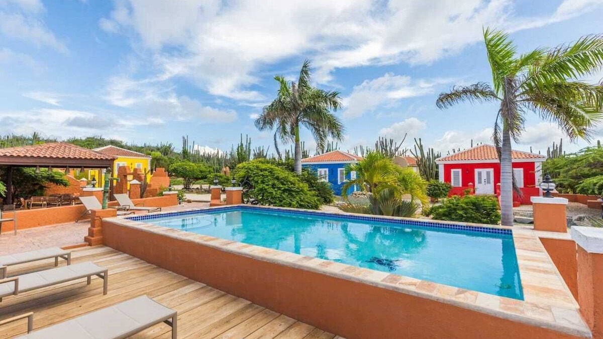 Mon Pos House | Adults-Only Casita w/King Bed, Pool, BBQ & Nature Views Near Aruba Nat’l Park!