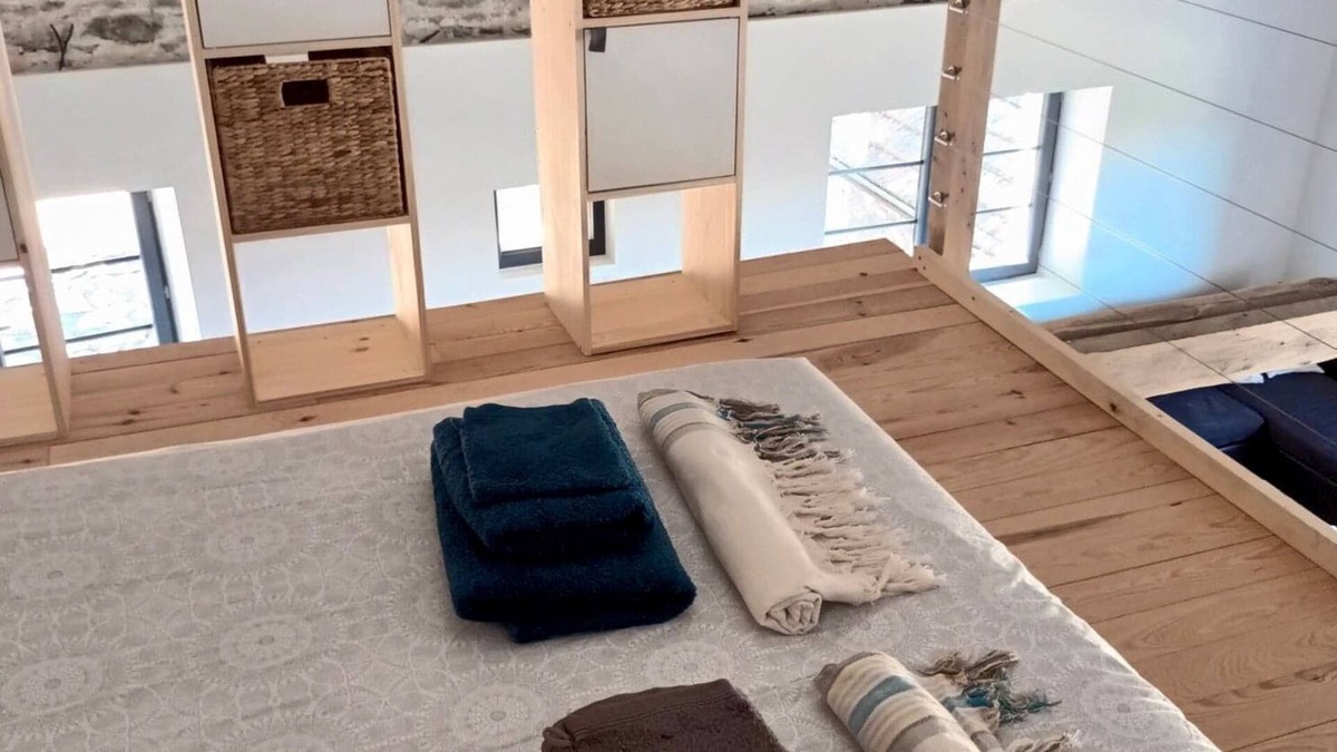 Crespin Apartment | Adults Only loft in old farm