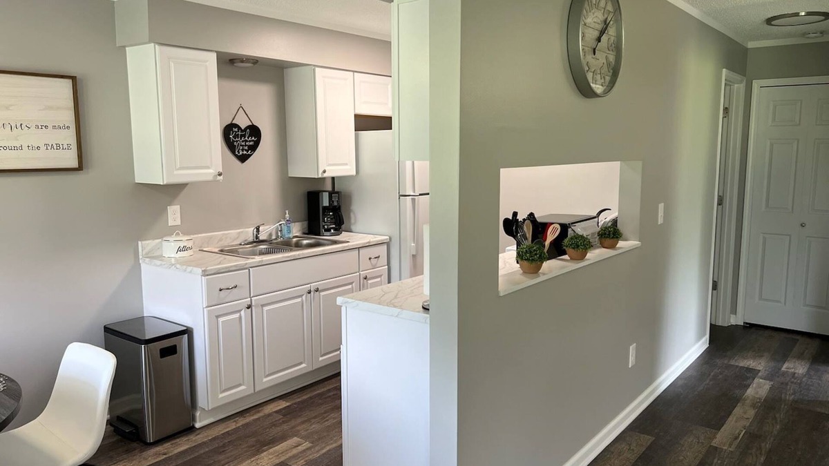 Holly Apartment | Adventure Acres- Suite B6