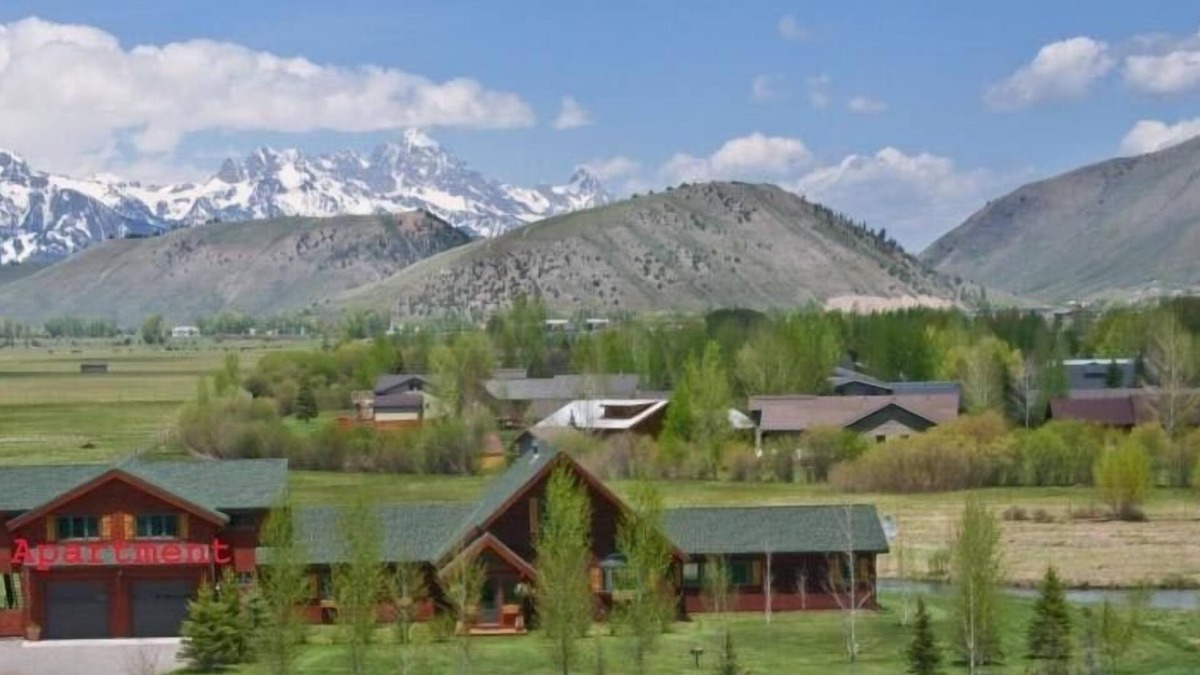 South Park Apartment | Adventure All Day, Relax All Night in this cozy two bedroom.