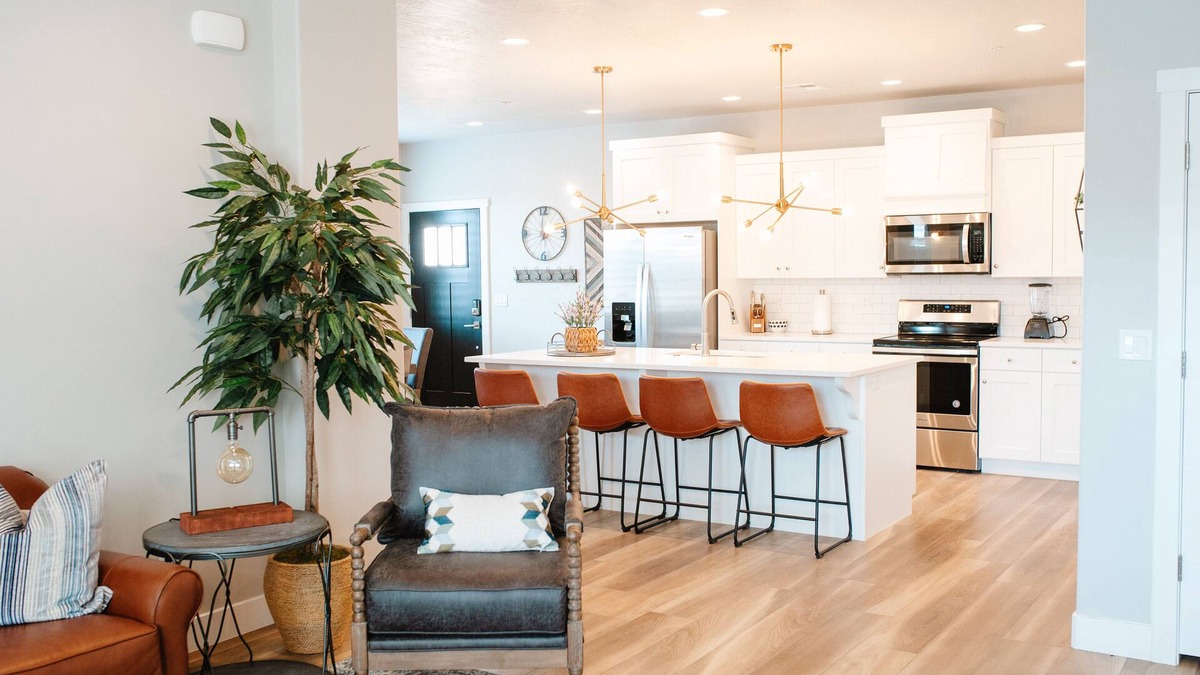 Washington Fields Condo | Adventure Awaits in Southern Utah | Top Floor Condo With Pool