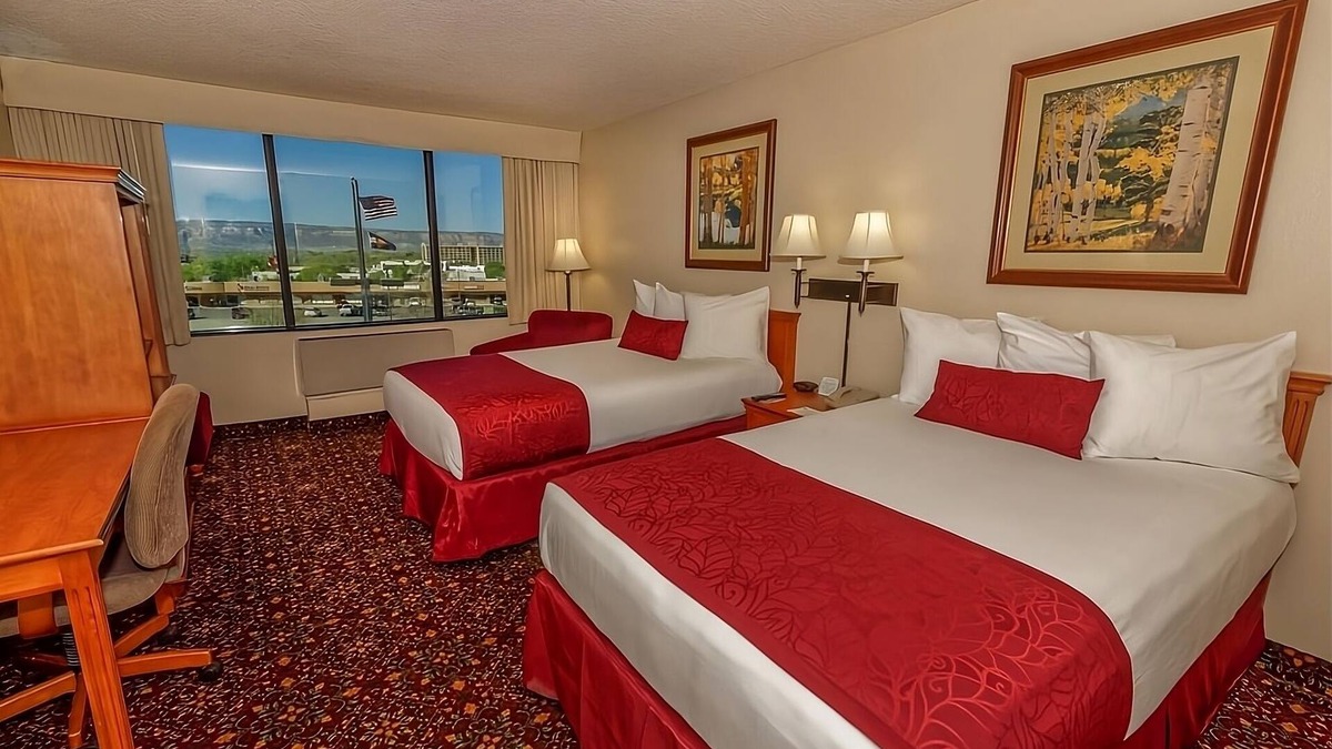 Grand Junction Hotel | Adventure Awaits! Indoor Pool, Hot Tub, Family Friendly, Parking!