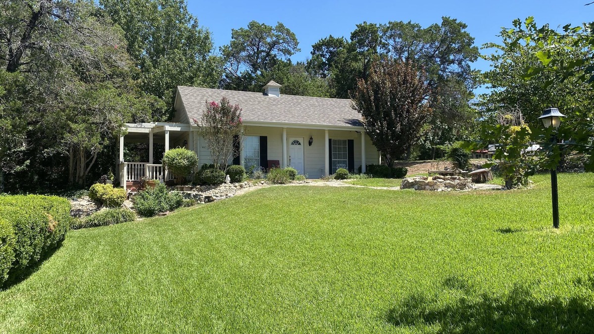 Lake Whitney Cottage | Adventure Cottage at Lake Whitney