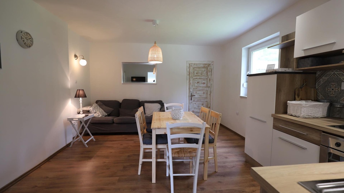 Zasip Apartment | Adventure Cottage by the Sava River