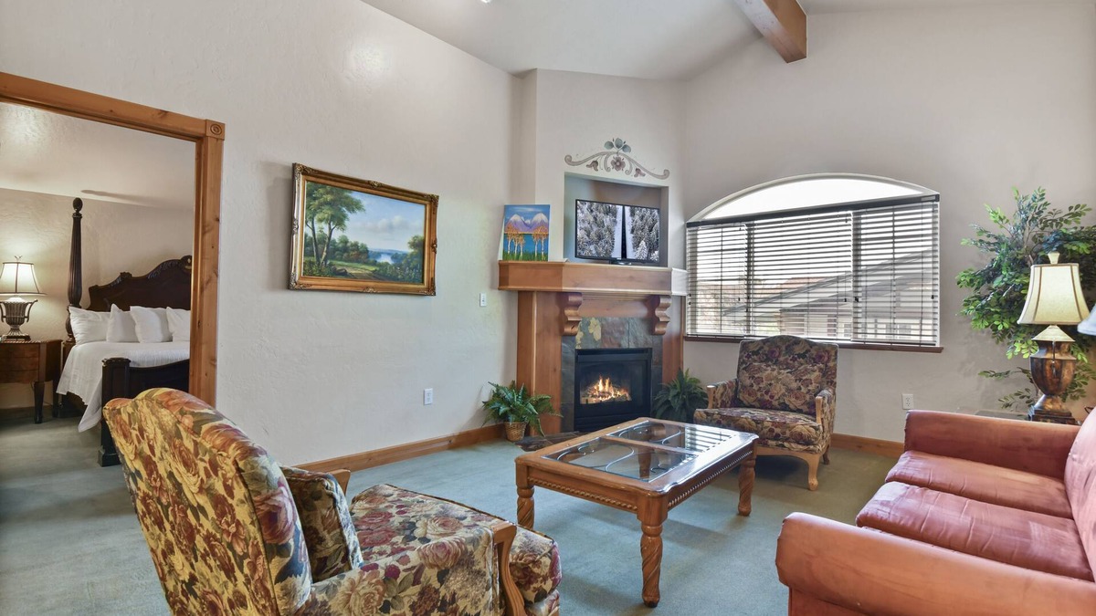 Zermatt Villa | Adventure Hub~Backcountry Ski|Snowmobile|Scuba Diving Villa 3022-2