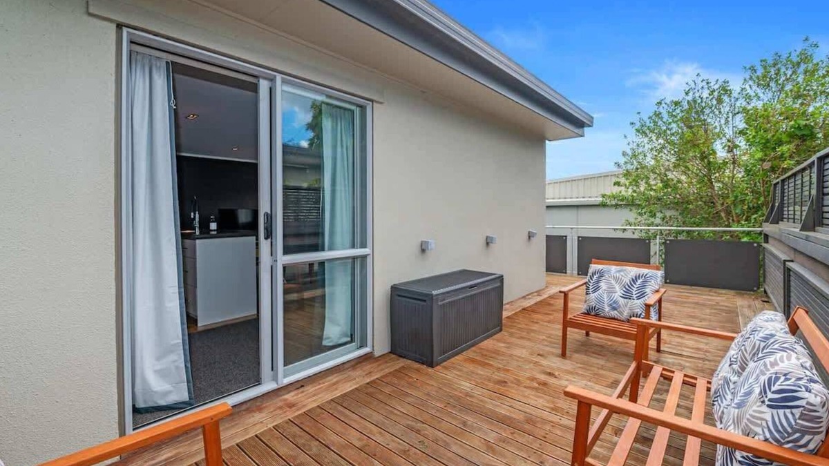 Lynmore House | Adventure Trails | Super Location with Spa Pool!