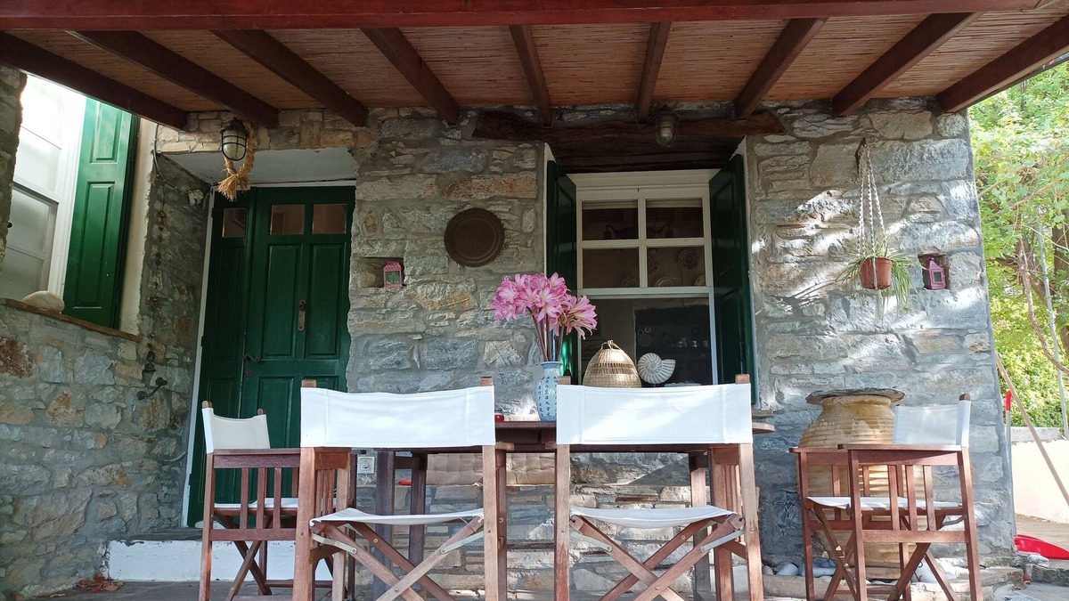 Ikaria Cottage | Aegean tradiotional cottage in Akamatra Ikaria
