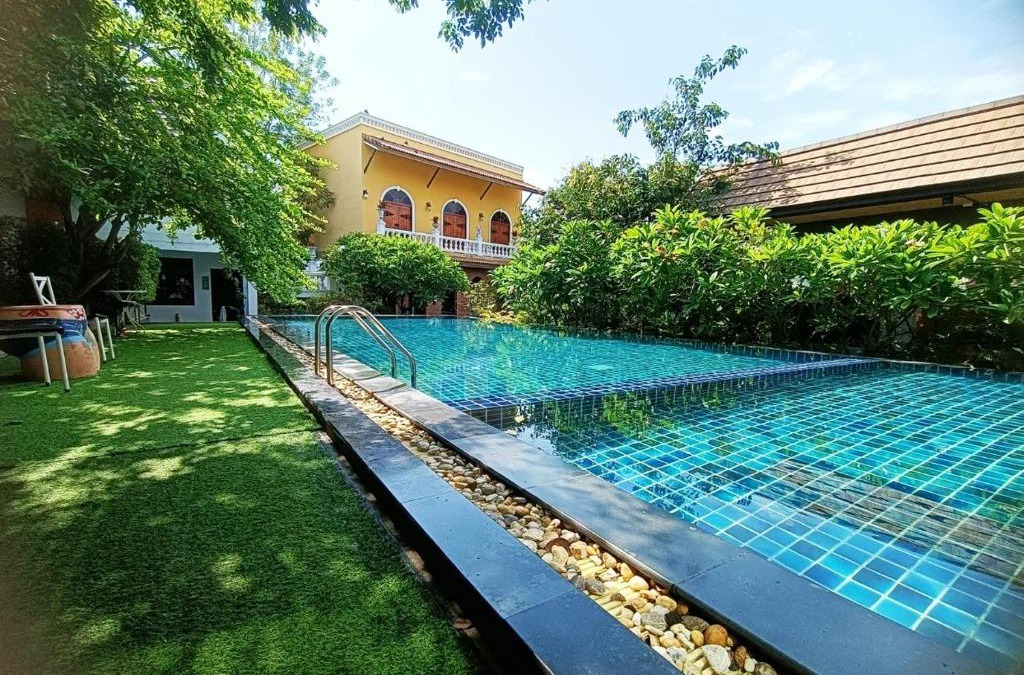 Thani Resort | Aen Guy Boutique Hotel