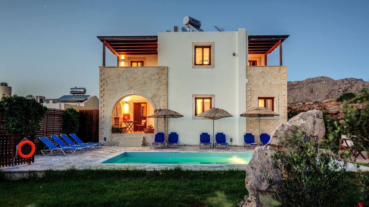 Makry Gialos Villa | Aeolus villa with private pool, stunning sea views, beach in 5min, Wifi