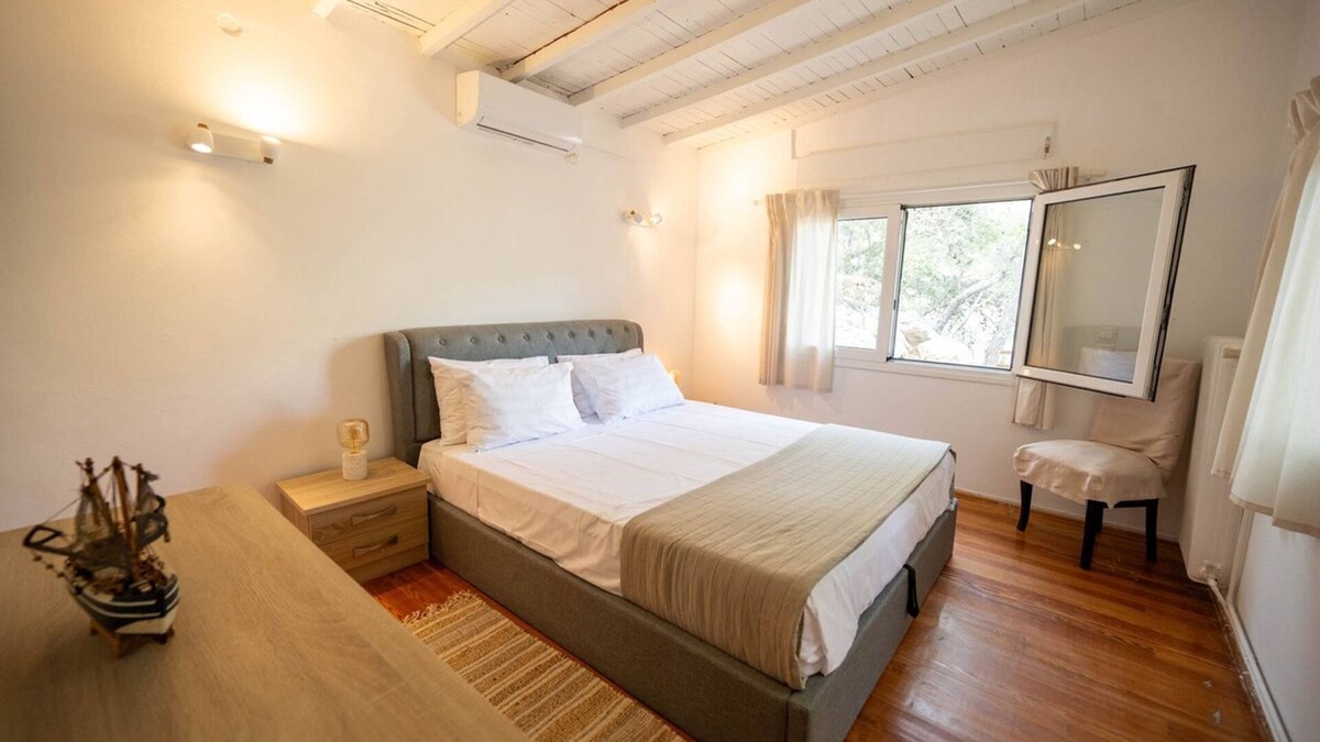 Loutraki-Agioi Theodoroi House | Aeraki Cottage at Heraion Lagoon