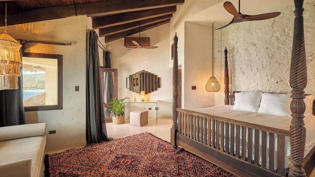 East End Villa | Aerial Clarity Room
