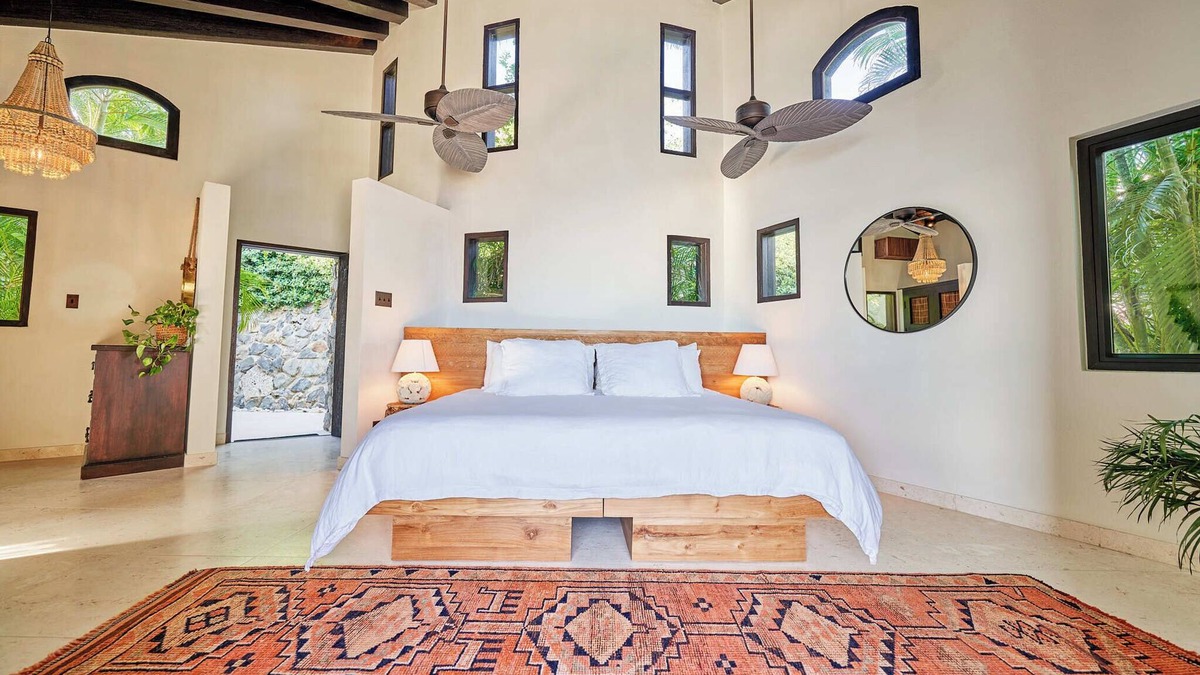 East End Villa | Aerial Love Villa