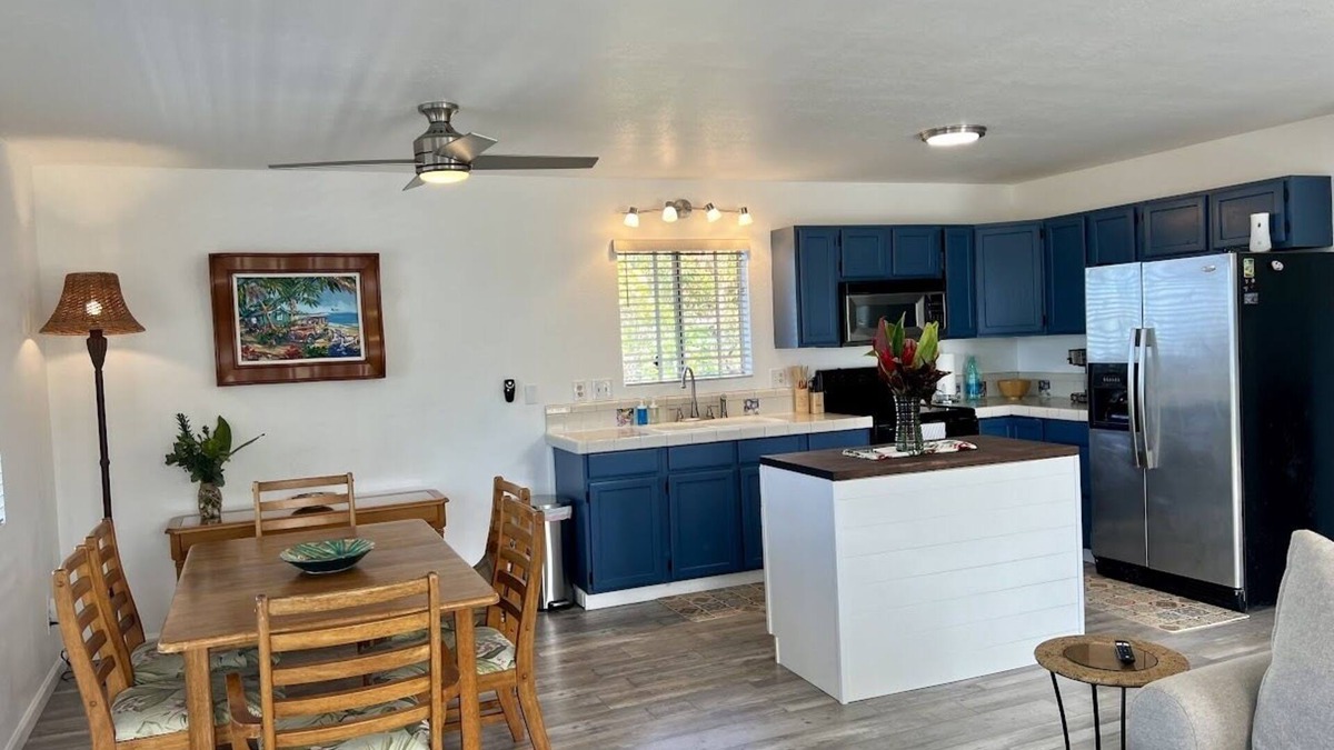 Kona Palisades House | Afforable & quaint upstairs 2Bedroom 1Bath apartment with lanai and Ocean views