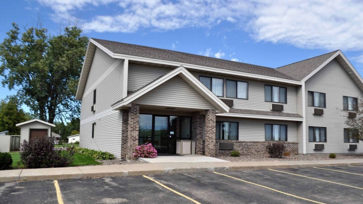 Thorp House | Affordability Meets Comfort! 4 Comfortable Units, Free Breakfast