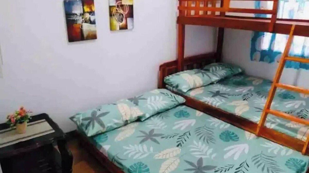 Santa Rosa House | Affordable 1 bedroom w/wi-fi , netflix & parking
