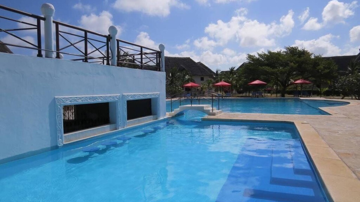 Malindi Villa | Affordable African Dream Vacation - Olson Villa Mambrui Kenya Sleeps 8 adults