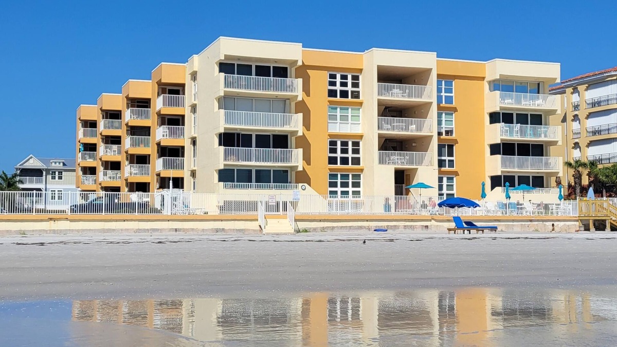 Redington Beach Condo | Affordable! Beautiful Gulf-front Condo on Quiet Beach. Distinctive Open Architec