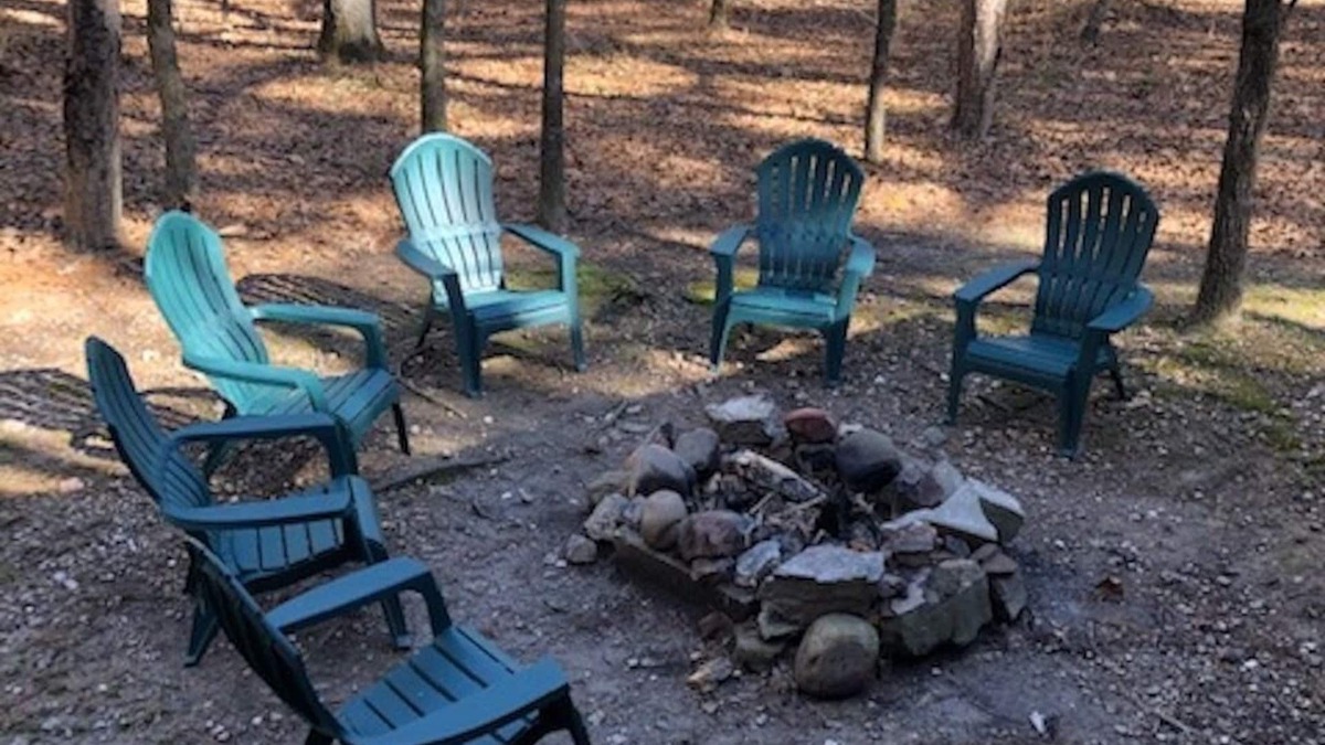 Broken Bow Cabin | Affordable cabin near Beavers Bend State Park