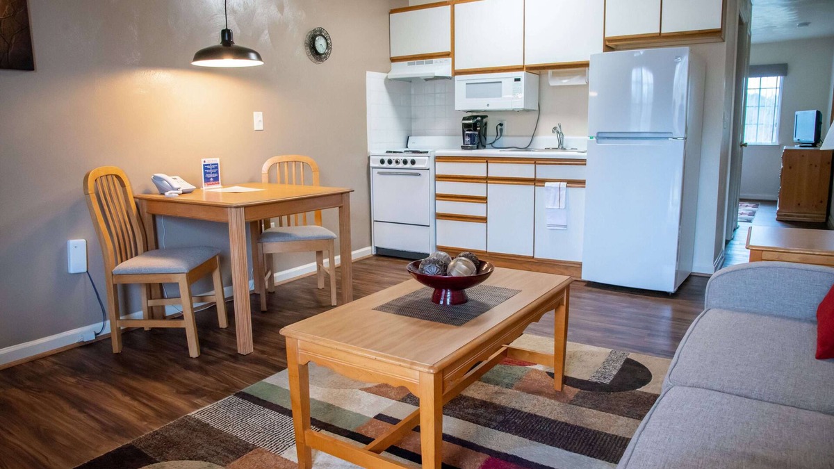 Cave Spring Hotel | Affordable Corporate Suites of Overland Drive