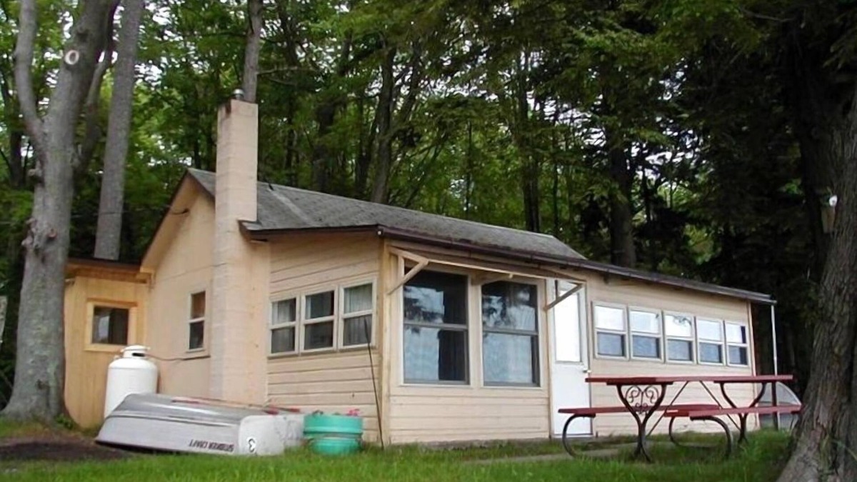 Honor Cabin | Affordable Family Fun on the Platte Lakes Van Hammen Cottage #1