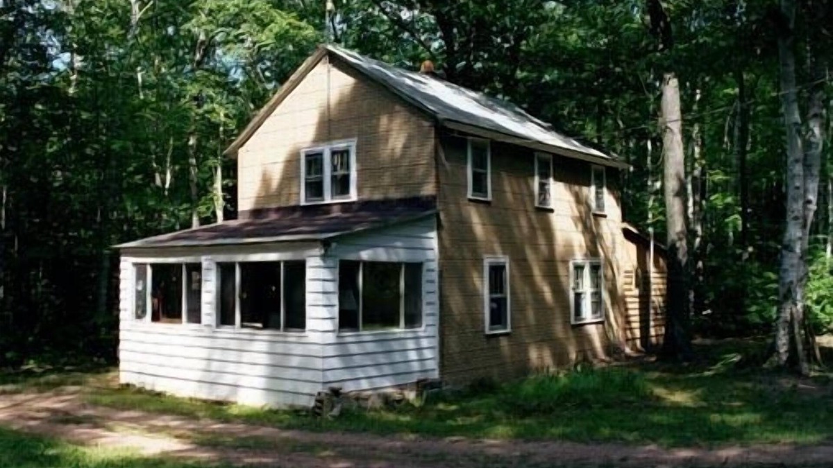 Big Bay House | Affordable Family Vacation Rental with Lake Access