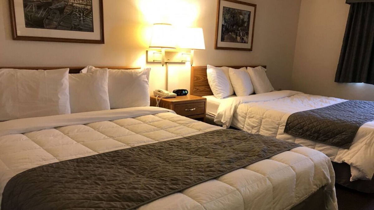 Thorp House | Affordable Getaway! 4 Pet-Friendly Units, Free Breakfast & Free Parking