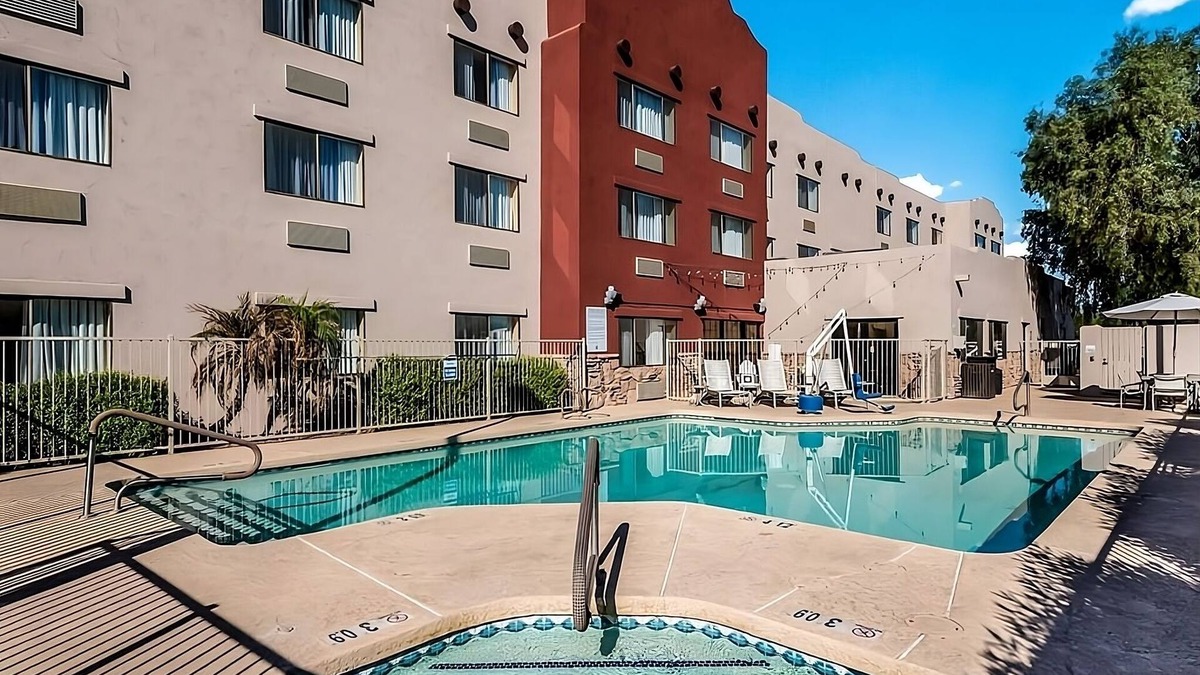 Palm Valley Hotel | Affordable Getaway at Red Lion Inn & Suites Goodyear Phoenix! Free Breakfast!