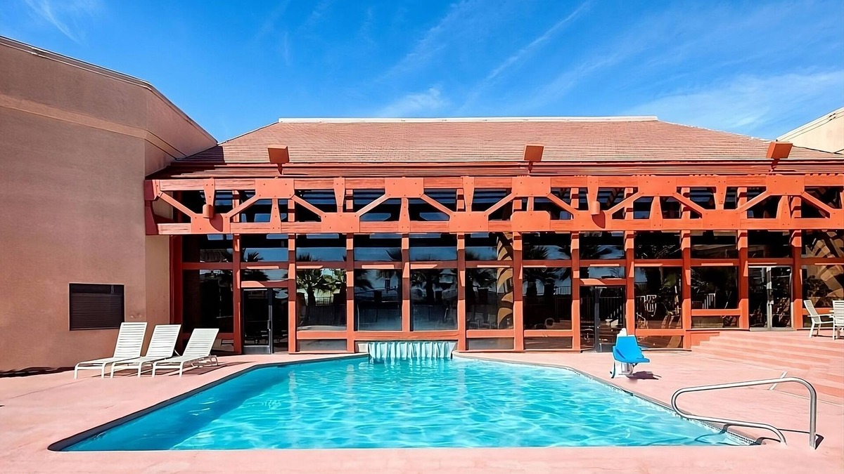 St. George Resort | Affordable Getaway! Free Breakfast, Free Parking, Near Hansen Stadium