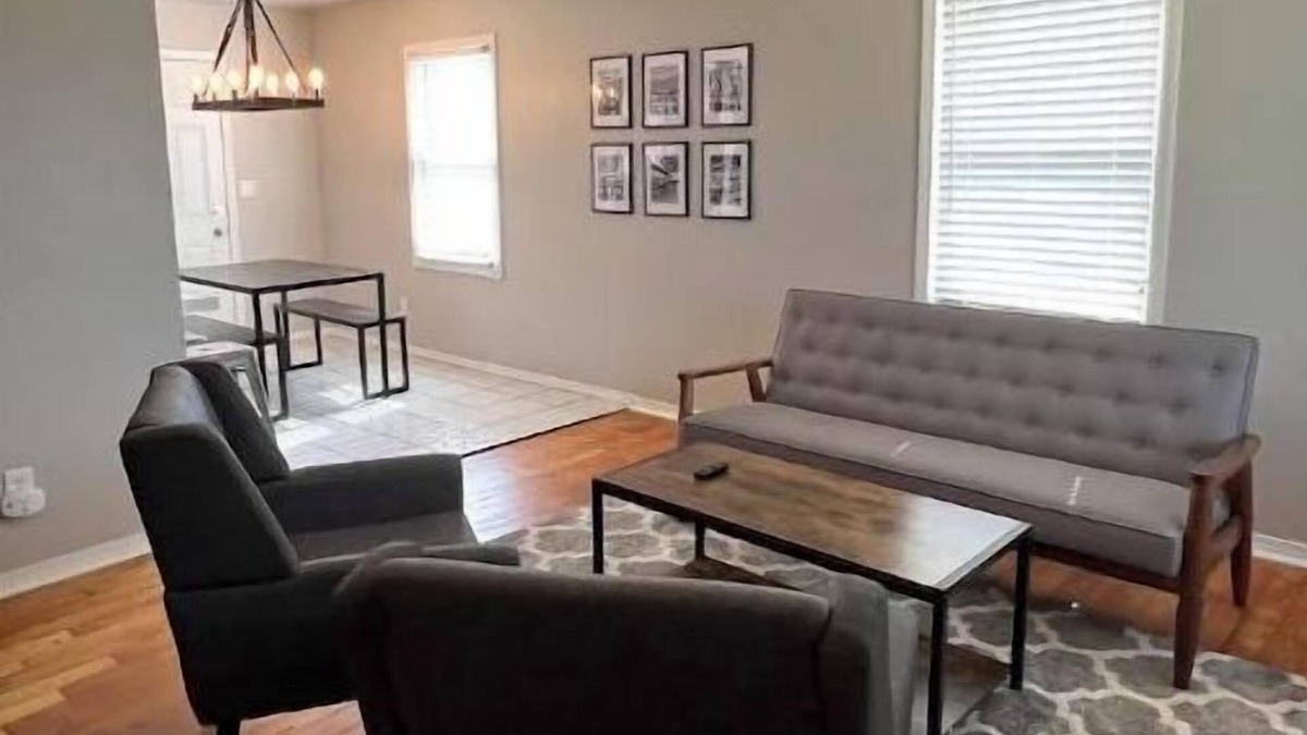 Del City House | Affordable Home by Tinker and 6 mi to Downtown OKC