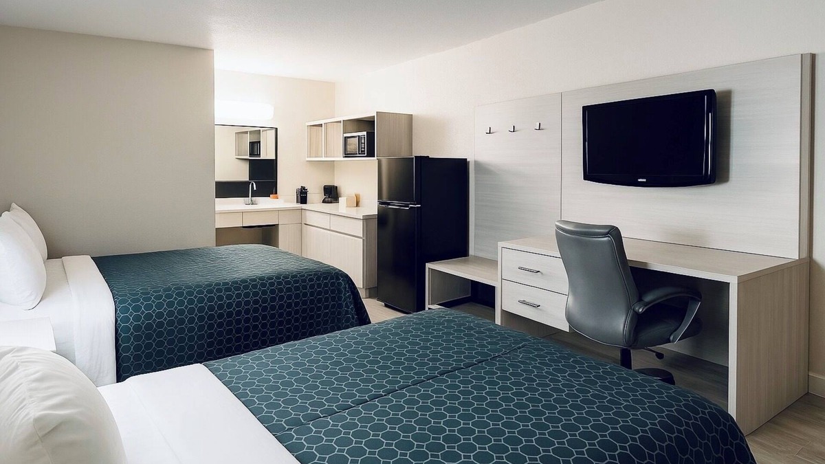 Griffin Apartment | Affordable hotel suites with WiFi, AC in charming McDonough