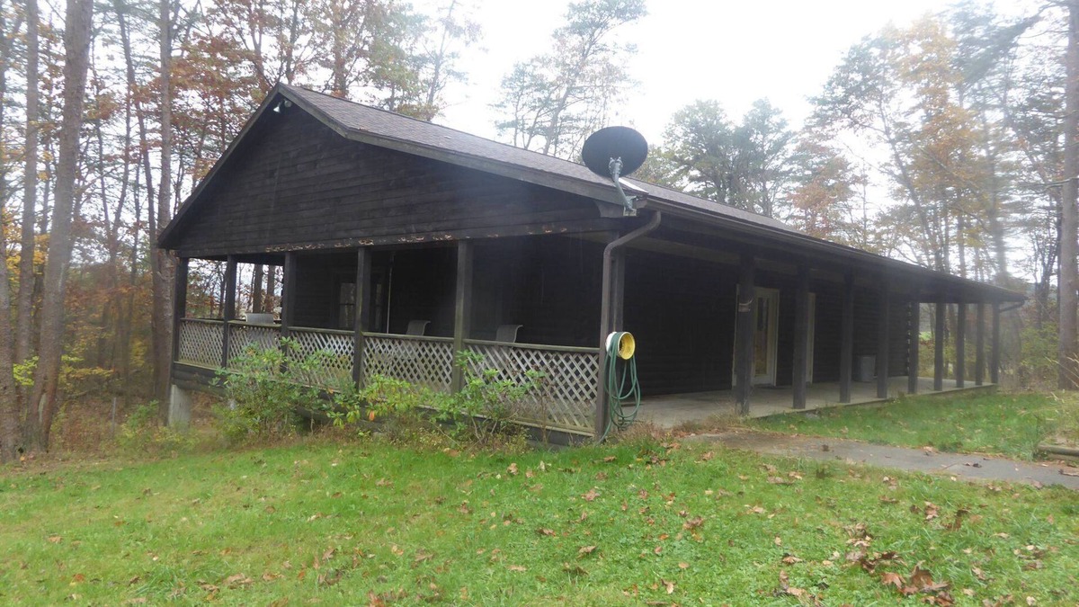 Petersburg Cabin | Affordable Lodging for Penn State Football Games and Events.