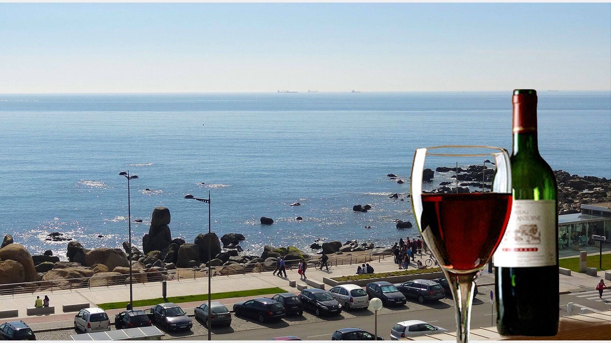 Canidelo Apartment | Affordable Luxury Beach Apartment with superb sea view 10 minutes from Porto