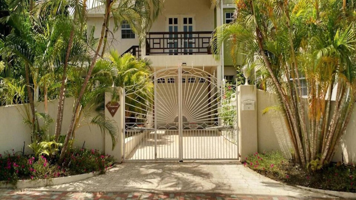 Halcyon Heights Apartment | Affordable Luxury Two Bedroom Two Bathroom Apartment With Private Pool