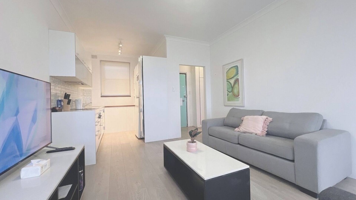Maroubra Apartment | Affordable Ocean View 1BDR Unit Maroubra Beach