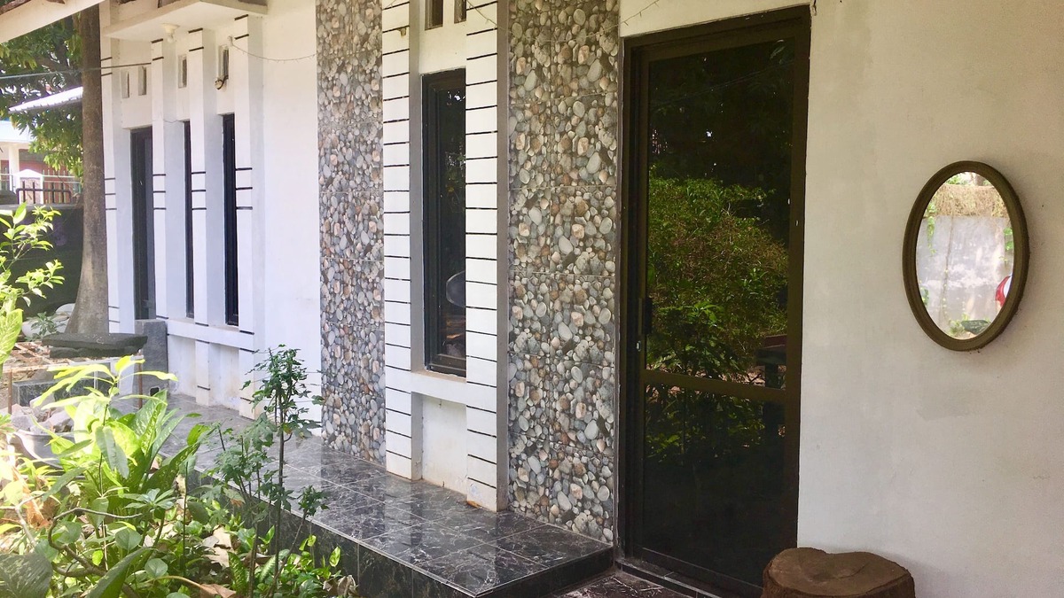Kebayoran Lama House | Affordable Room with Private Bathroom