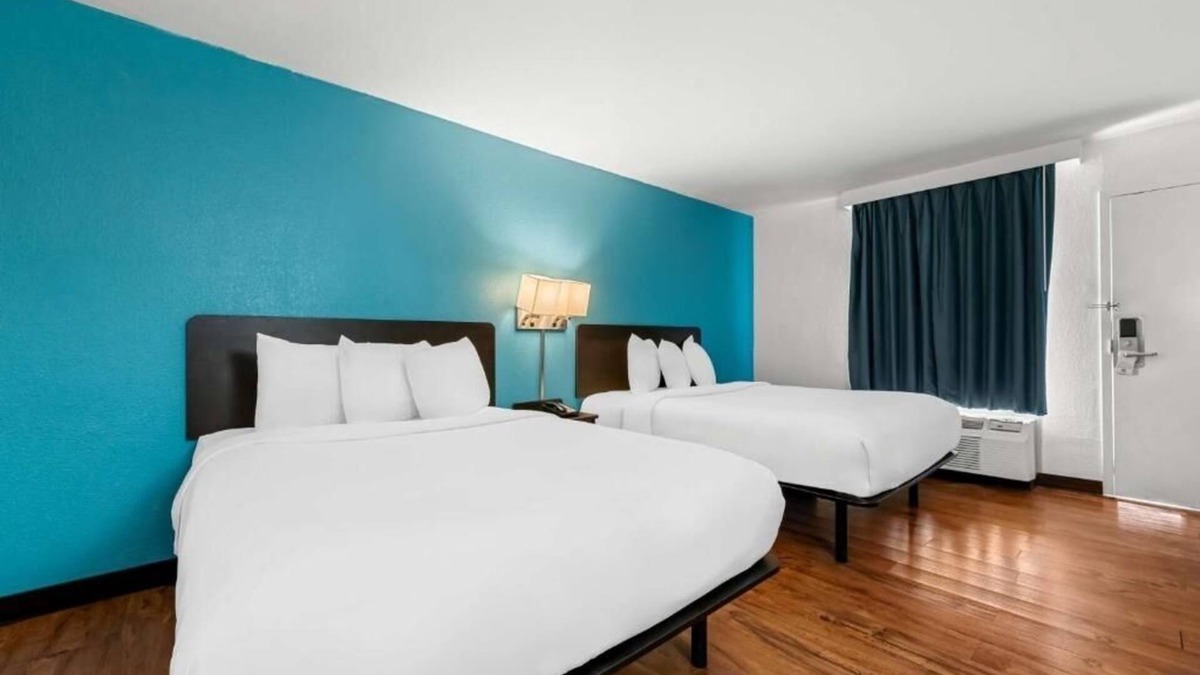 Hamilton Hotel | Affordable Stay Complete with Pool and Complimentary Parking