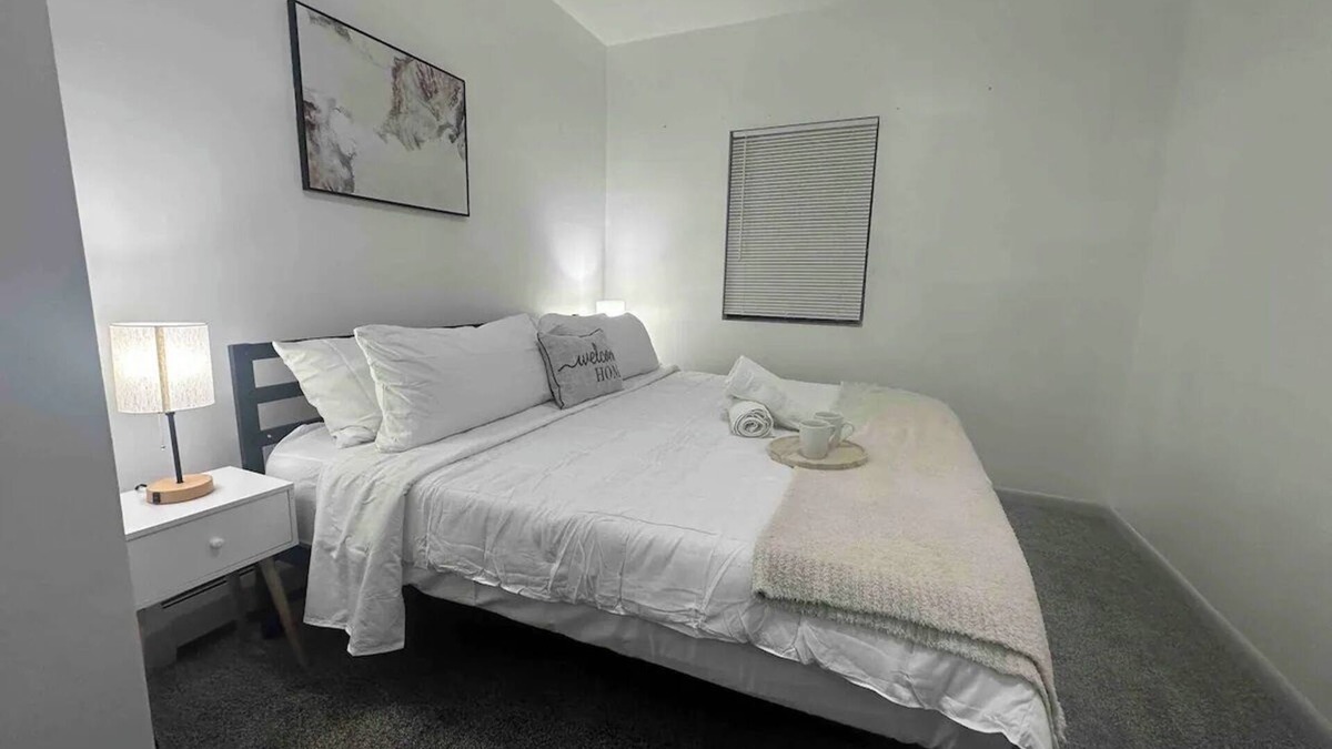 Rotterdam Apartment | Affordable Stay Near Proctors-A8