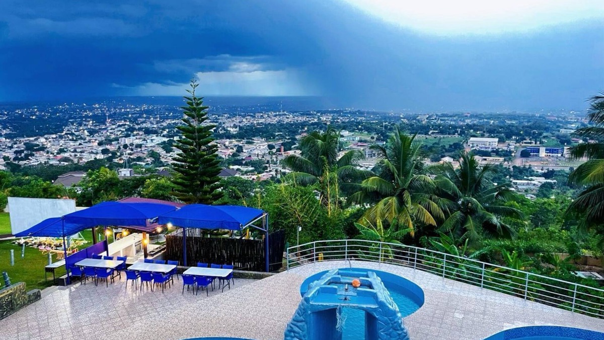 Ho Hotel | African Hill Resort