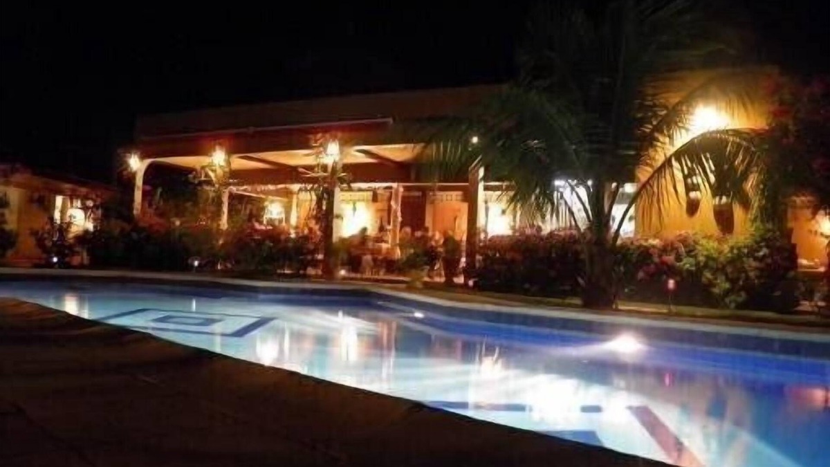 Mbour House | African hut comfort on estate with pool
