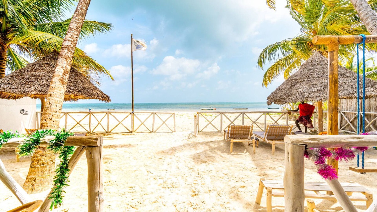 Bwejuu Beach House | African Paradise Beach Hotel