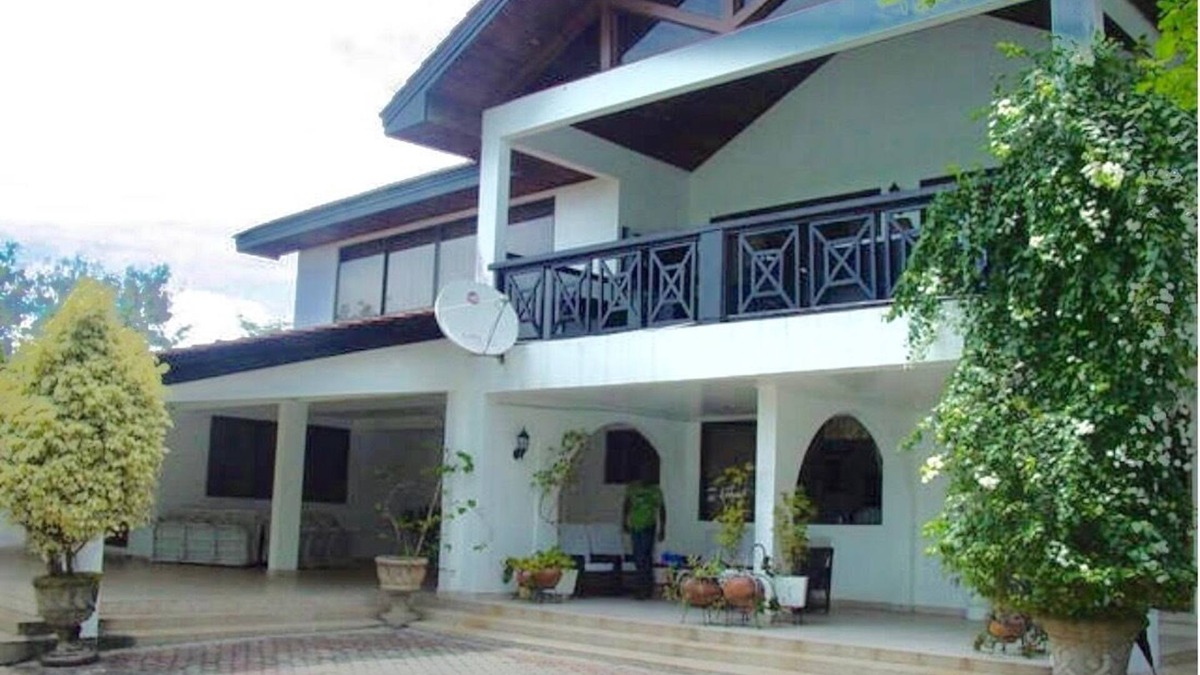 Cape Coast House | African Villa Getaway-Villa Ayodele