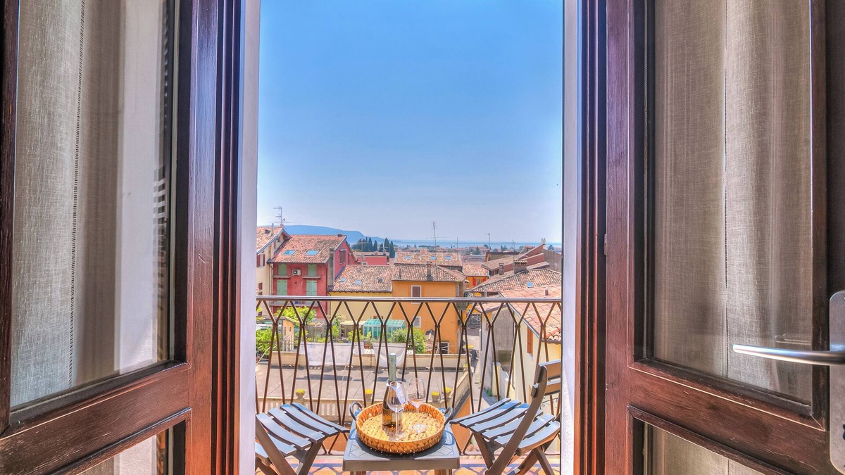 Toscolano Maderno Apartment | Agata Maisonette- Historical Center