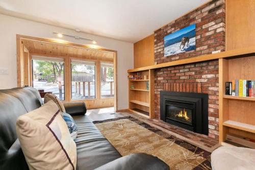 Tahoe Vista House | Agate Bay 3BDR, Walking Distance to the Beach!