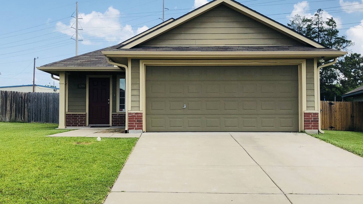 Bryan House | Aggie Home with a Large Yard