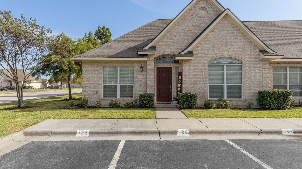 Wellborn Condo | Aggieland Condo - 3.5 miles from Kyle Field