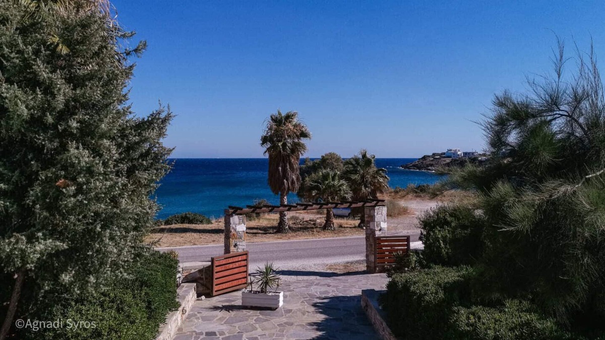 Megas Gialos Bed & Breakfast | Agnadi Syros Beachfront Studios & Rooms